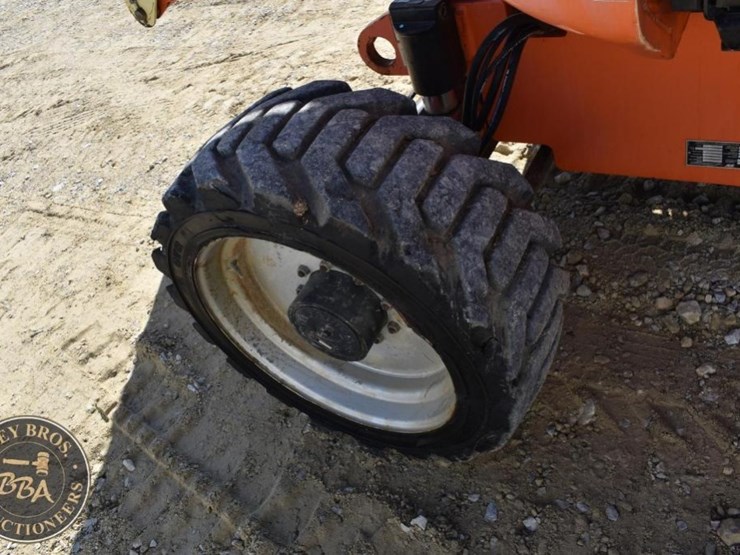 2013-jlg-600aj-image-28