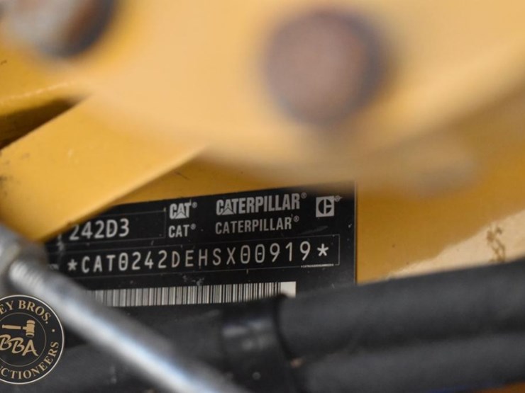2019-caterpillar-242d3-image-37
