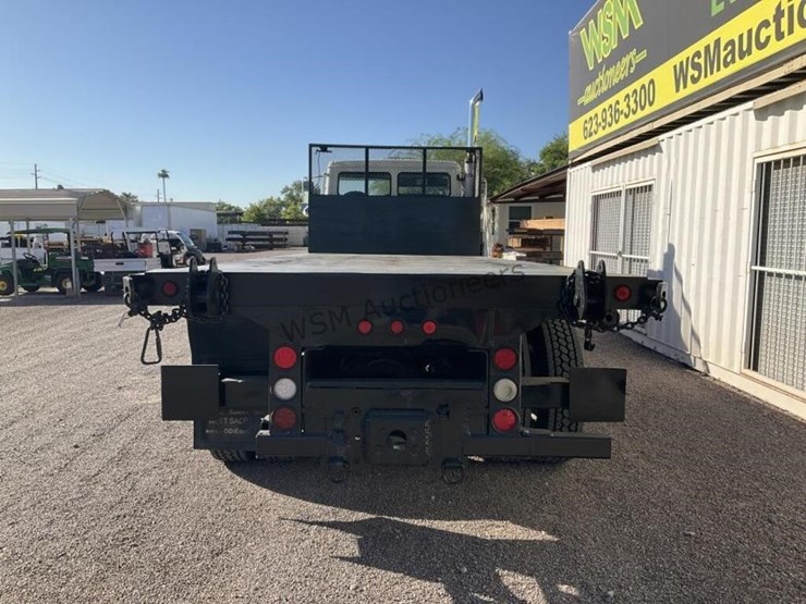 2003-freightliner-fl112-image-6