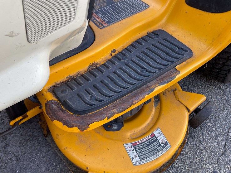 #3103-•-cub-cadet-riding-lawn-mower-(o3)-image-21