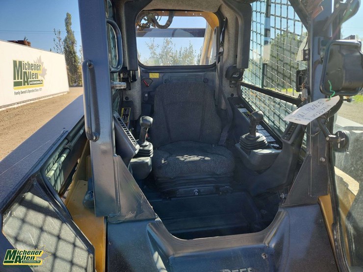 deere-326e-image-16