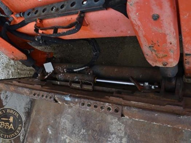 2017-kubota-ssv65-image-33