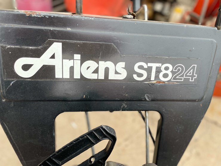 #3102-•-ariens-snowblower-(o3)-image-8
