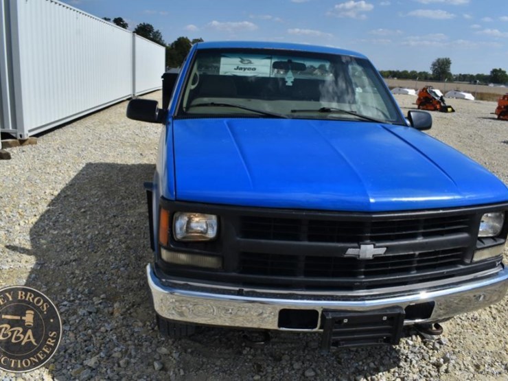 2000-chevrolet-3500-image-15