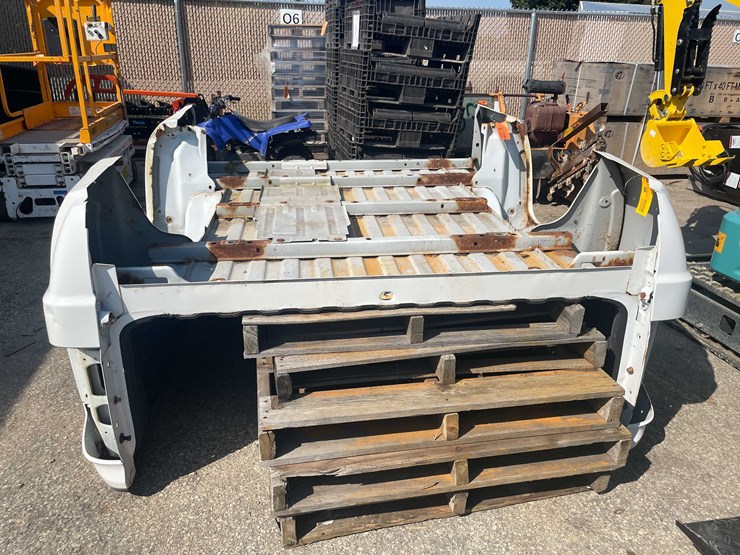 #3108-•-chevy-truck-box-(o6)-image-4