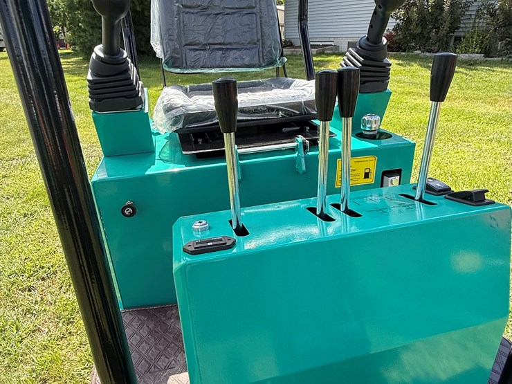 #611-•-2025-cfg-industrial-mh12rx-hydraulic-track-type-mini-excavator-image-5
