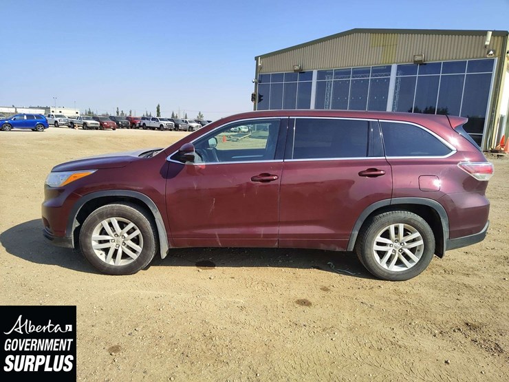 2015-toyota-highlander-image-24