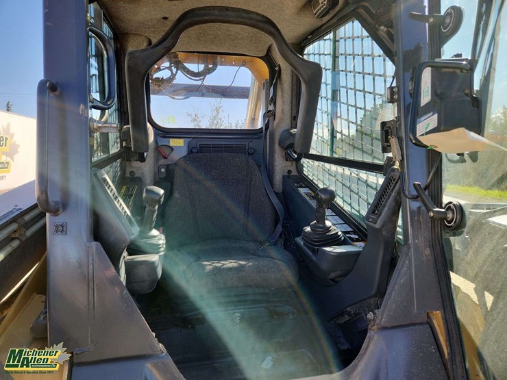deere-326e-image-15
