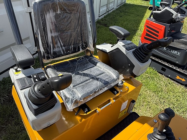 #601-•-2025-cfg-industrial-mx12r-hydraulic-track-type-mini-excavator-image-5