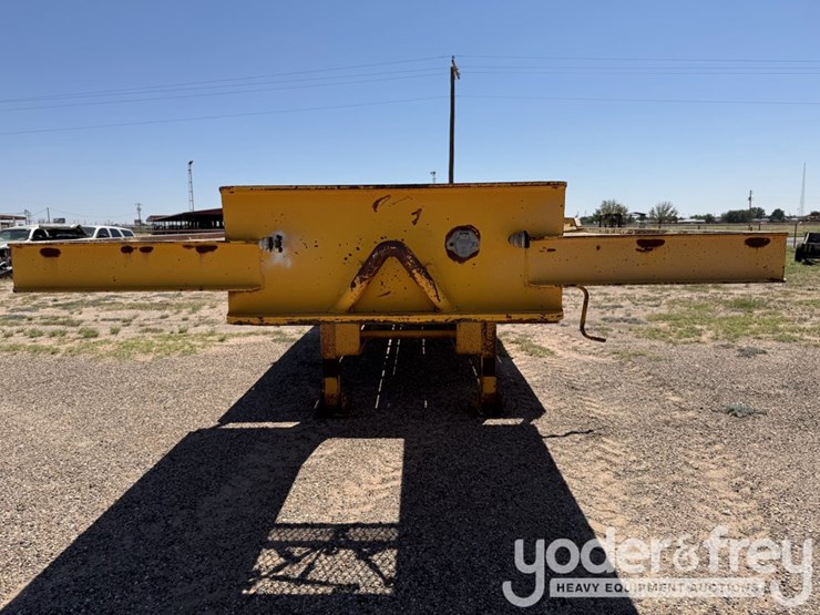 1983-century-tandem-axle-drop-deck-trailer,-dovetail,-ramps-image-8