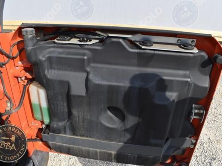 2020-kubota-ssv65-image-38