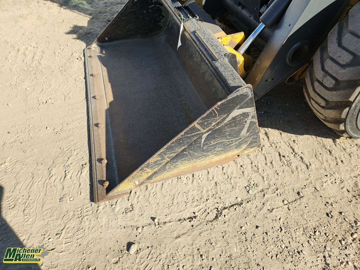 deere-326e-image-32