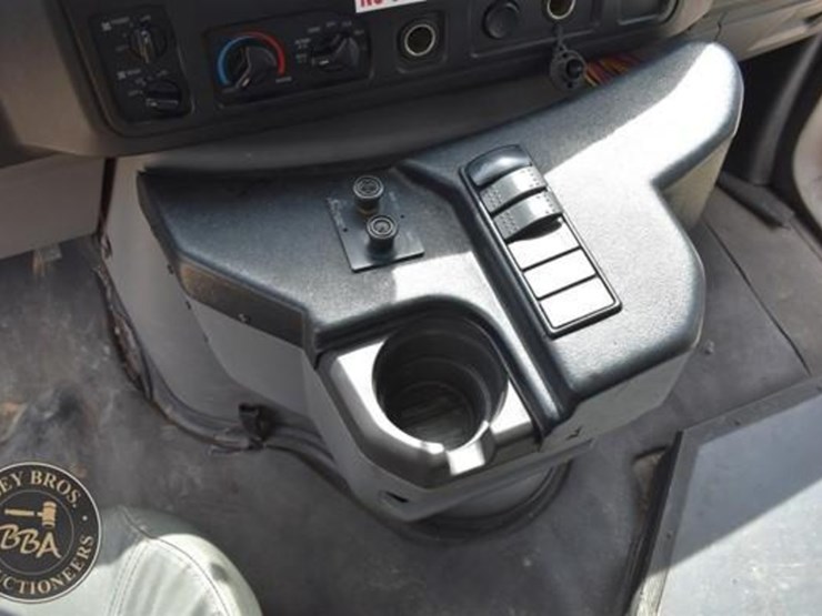 2014-ford-e350-image-26