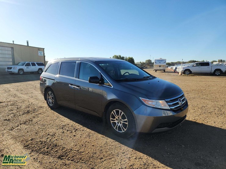 2013-honda-odyssey-image-2
