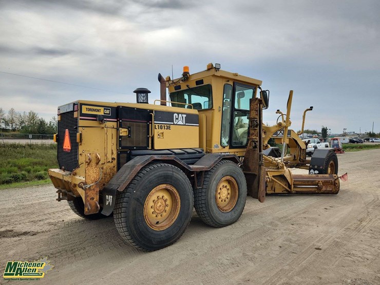 2007-caterpillar-140h-image-4