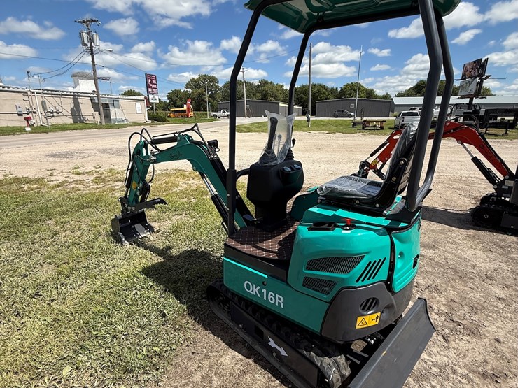 #604-•-2025-cfg-industrial-qk16r-hydraulic-track-type-mini-excavator-image-19