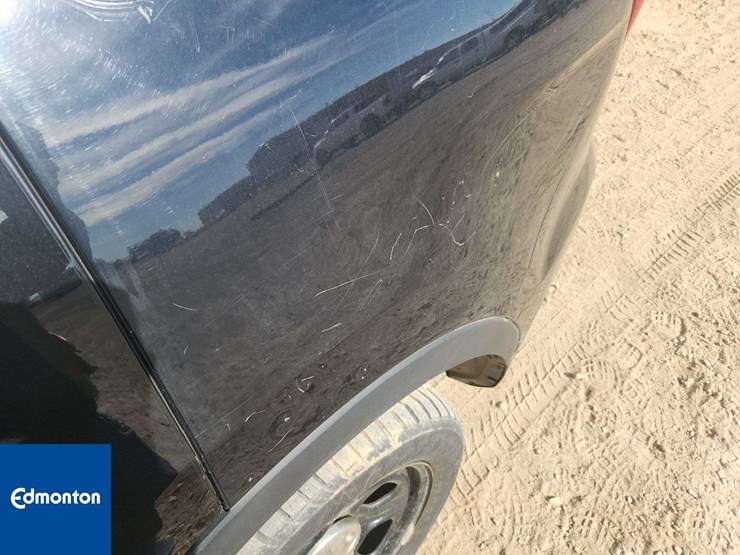 2016-ford-explorer-image-36