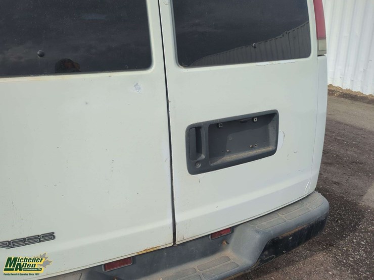 2001-chevrolet-express-3500-image-44