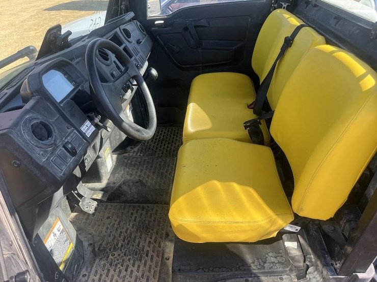 john-deere-gator-image-8