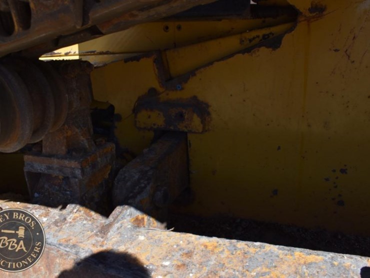 2020-caterpillar-d6n-lgp-image-59