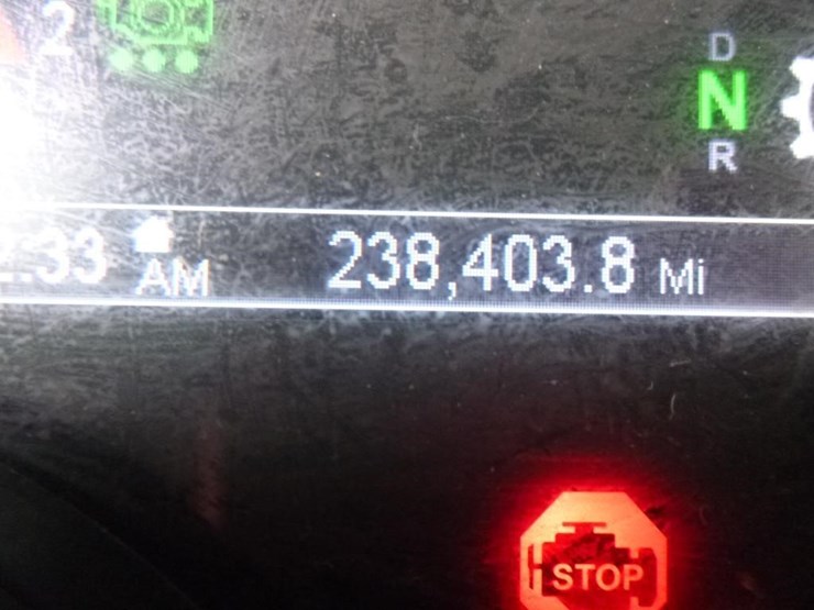 2019-peterbilt-567-image-28