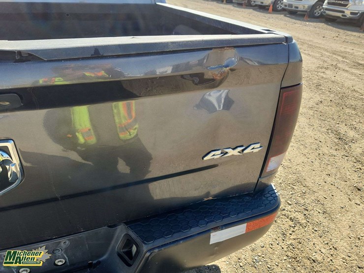 2015-ram-tradesman-image-37
