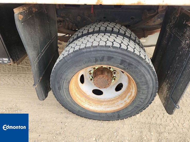 2012-ford-f550-image-35