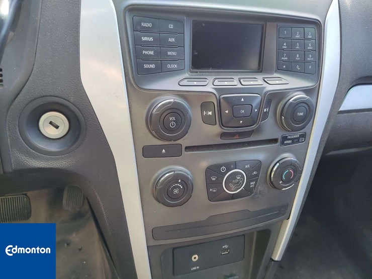 2015-ford-explorer-image-11