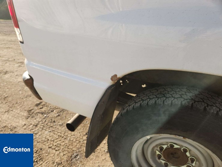 2012-ford-cargo-image-40