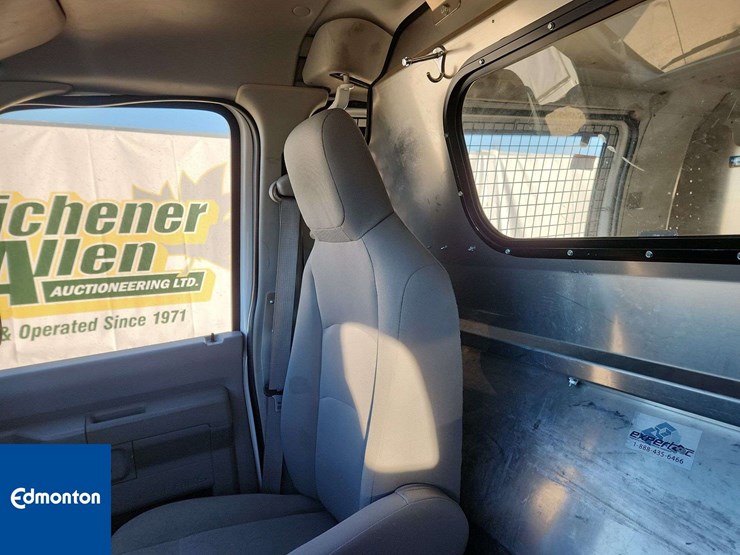 2012-ford-cargo-image-22