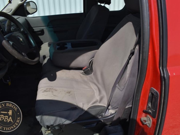 2013-chevrolet-silverado-1500-image-12