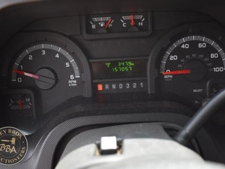 2014-ford-e350-image-27