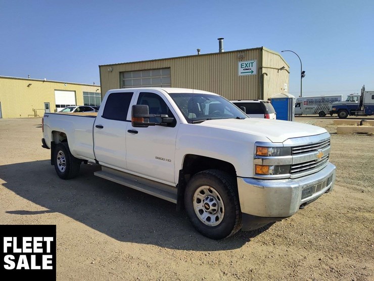 2018-chevrolet-silverado-3500hd-image-2
