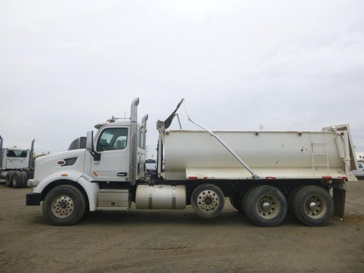 2019-peterbilt-567-image-5