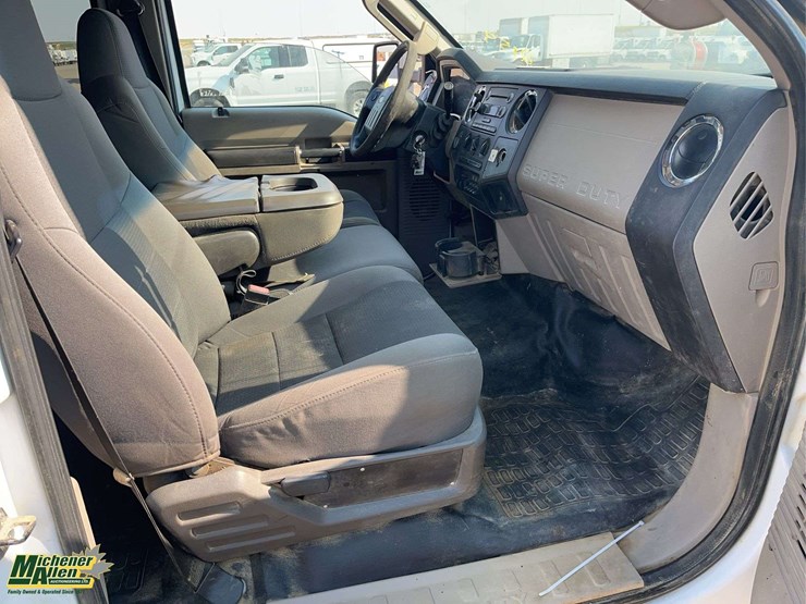 2010-ford-f550-image-16