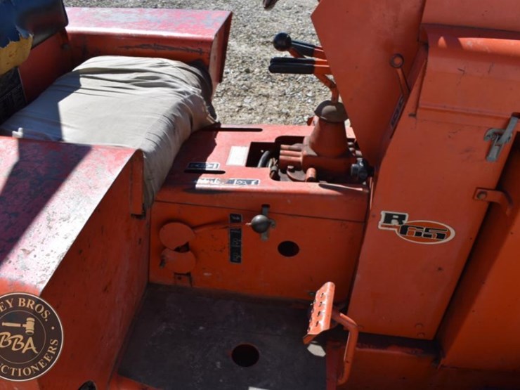 ditch-witch-r65-image-23