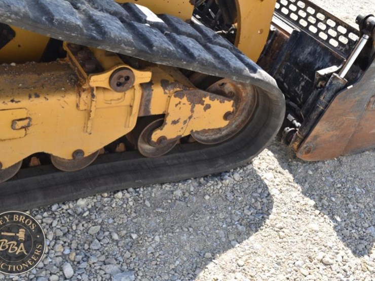 2022-caterpillar-299d3-image-30