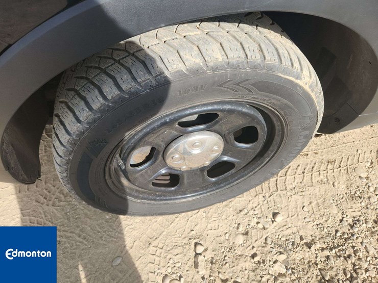 2016-ford-explorer-image-29
