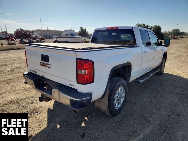 2015-gmc-sierra-2500hd-image-4