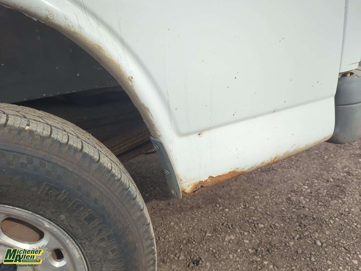 2001-chevrolet-express-3500-image-42