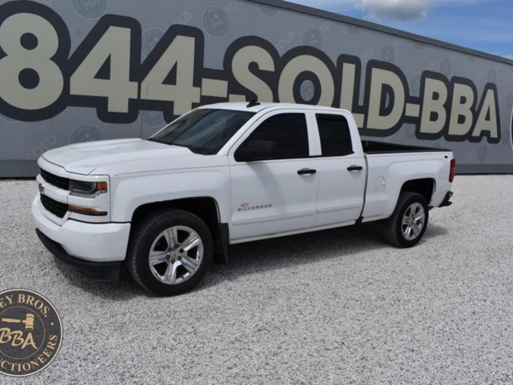 2016-chevrolet-silverado-1500-image-2