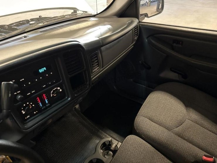 2007-chevrolet-silverado-1500-image-19
