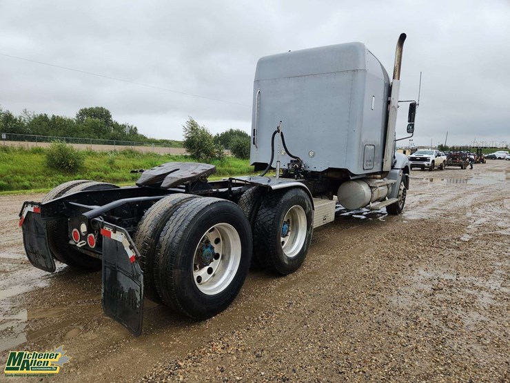 2006-freightliner-columbia-120-image-4