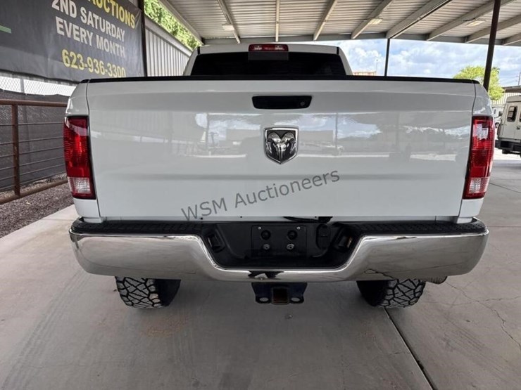 2015-ram-2500-slt-image-9
