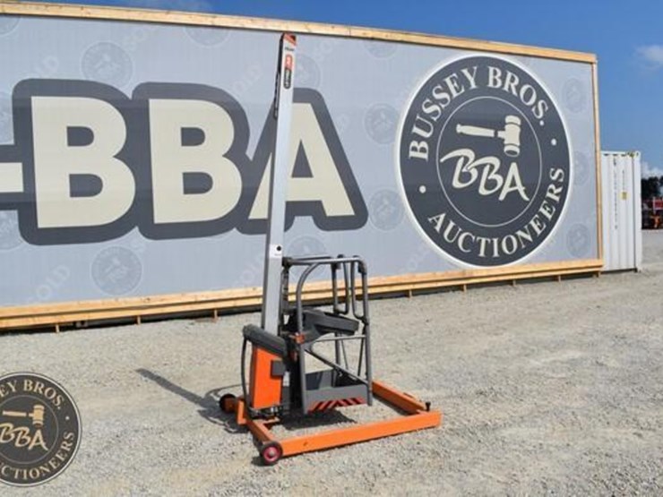 2012-jlg-fs80-image-1