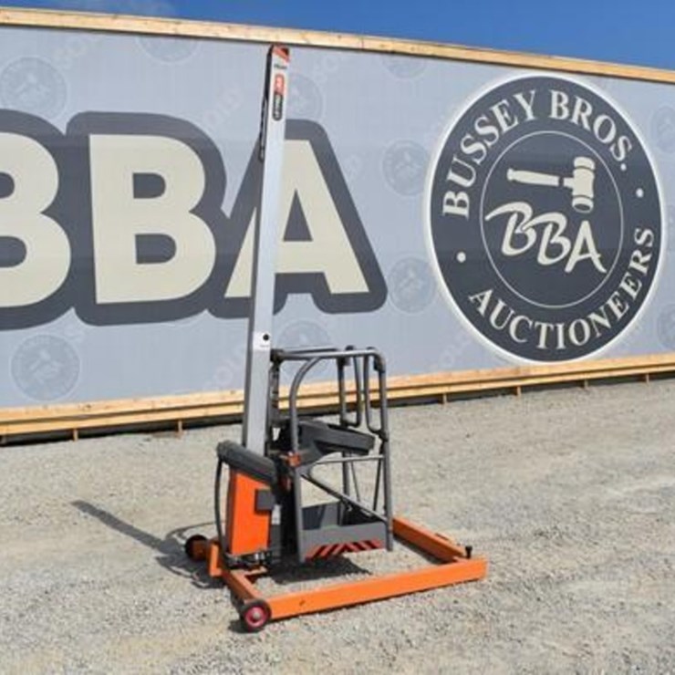 2012 JLG FS80
