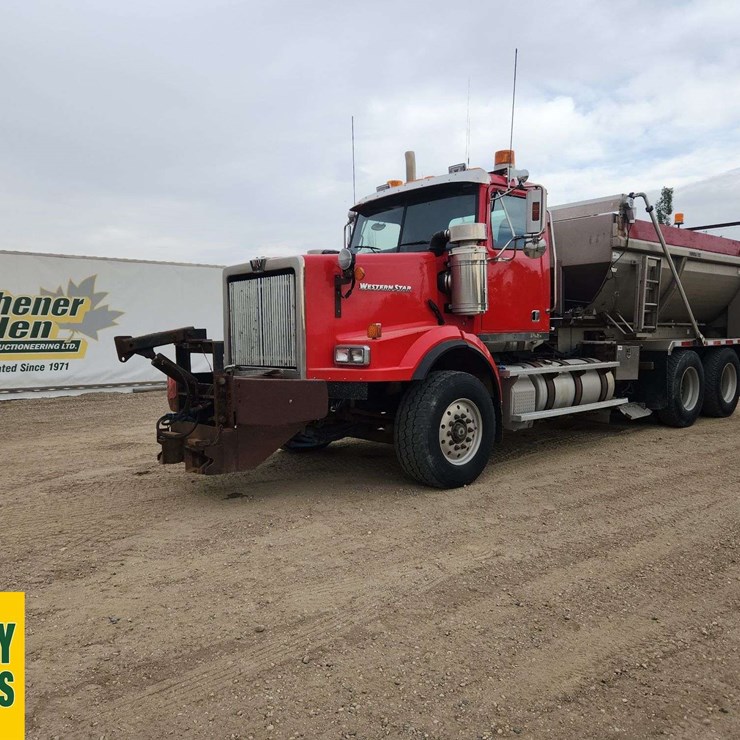 2011 WESTERN STAR 4900
