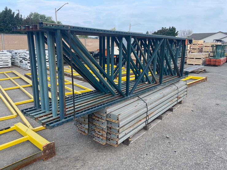 #3077-•-teardrop-pallet-racking-(o8)-image-1
