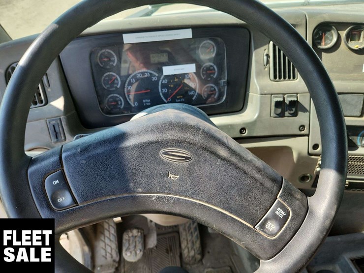 2003-sterling-lt9500-image-22