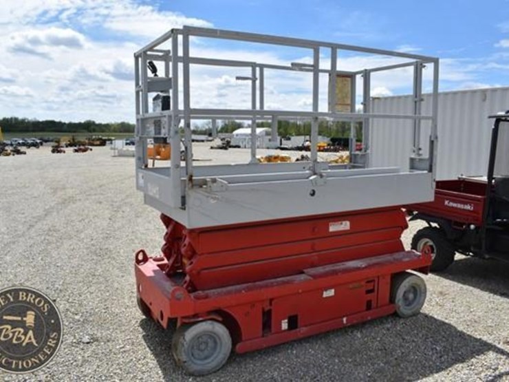 electric-scissor-lift-37988-image-1